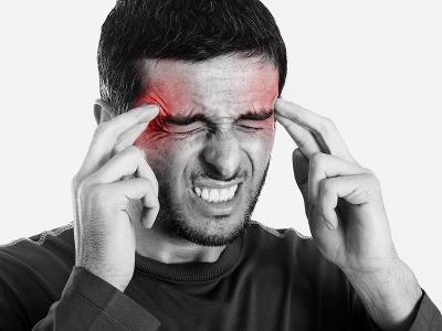 علائم میگرن چیست و از کجا بفهمیم میگرن داریم یا سر درد؟