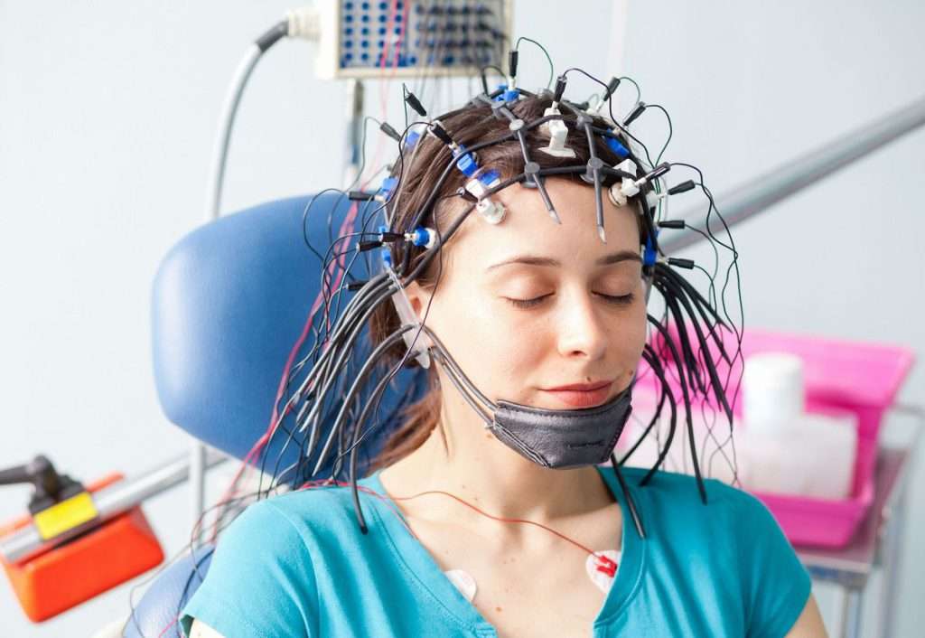نحوه گرفتن نوار مغز یا الکتروانسفالوگرام (EEG)