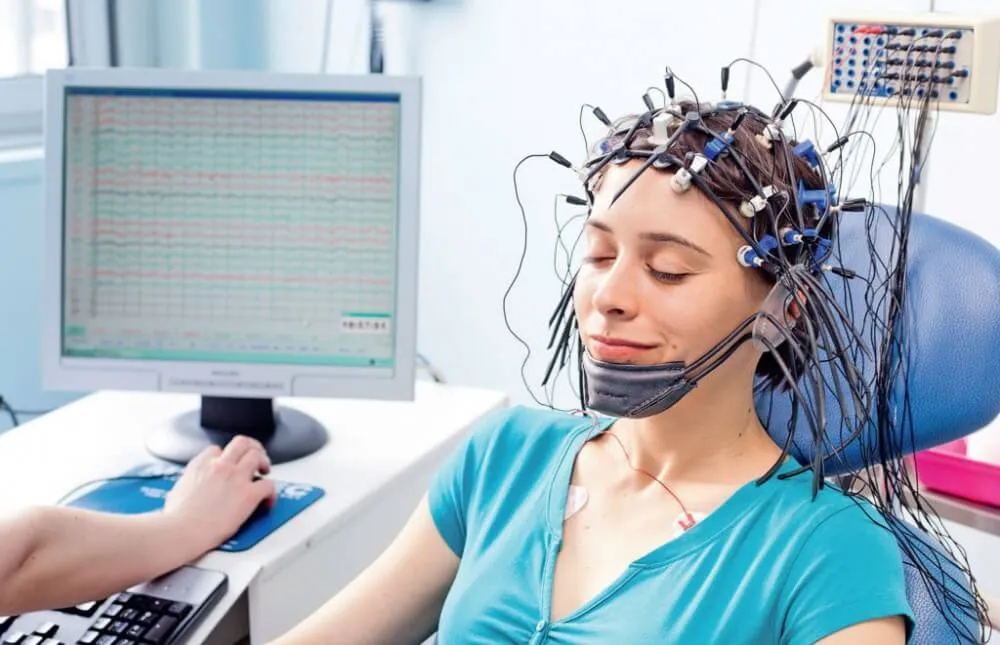 نحوه انجام نوار مغز یا EEG 